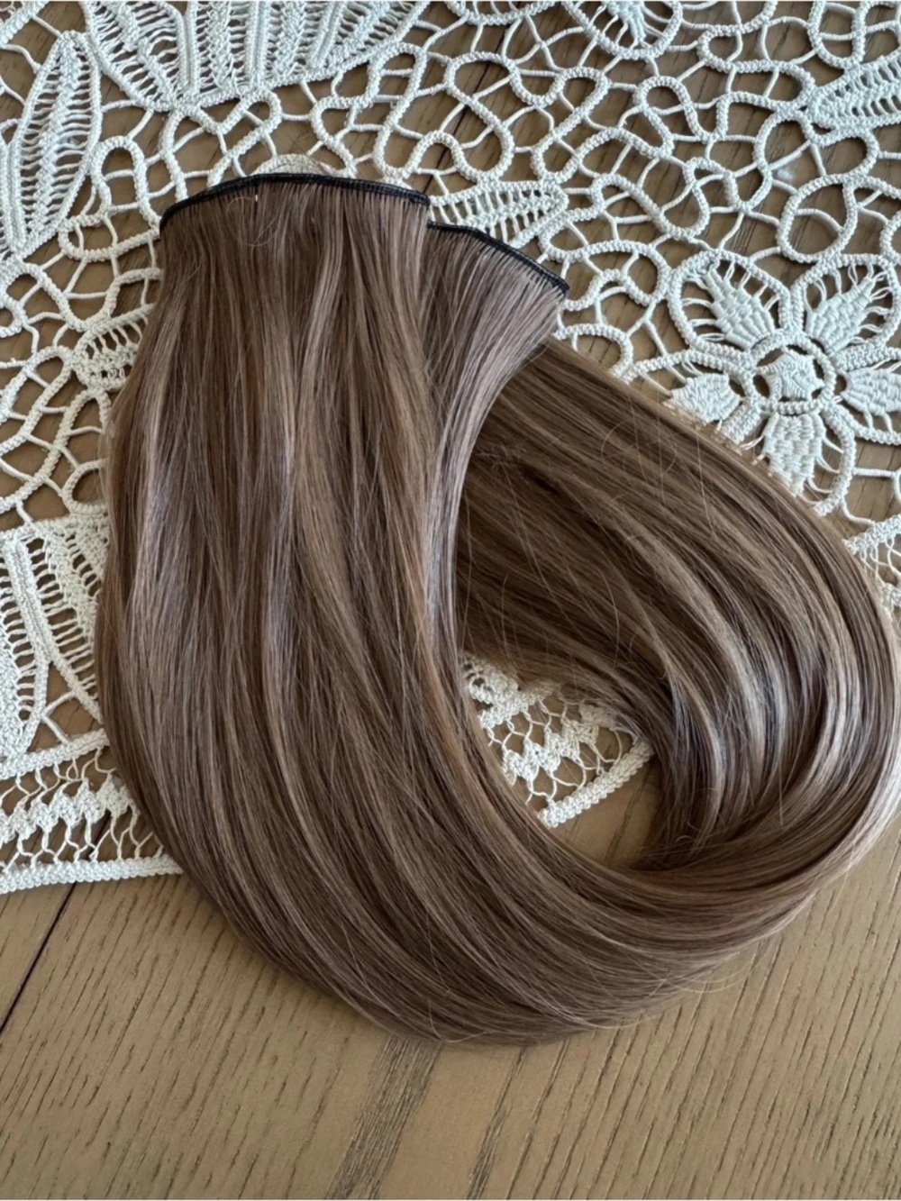 22” Human Hair Blend Clip-In Hair Extensions light Brown Straight Full Set - Picture 6 of 6